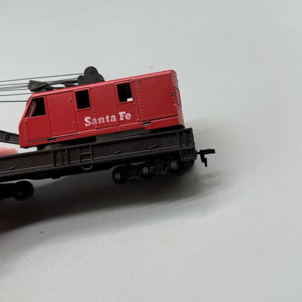 Vintage Tyco HO Scale Santa Fe Operating Crane Car Train Red